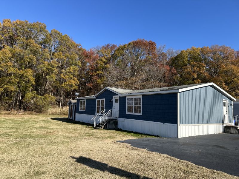 #8 cactus bend Willow tree  Mobile Home for Sale in Delaware